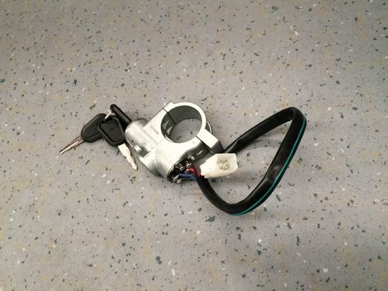 Ignition switch; key universal; key number 2305