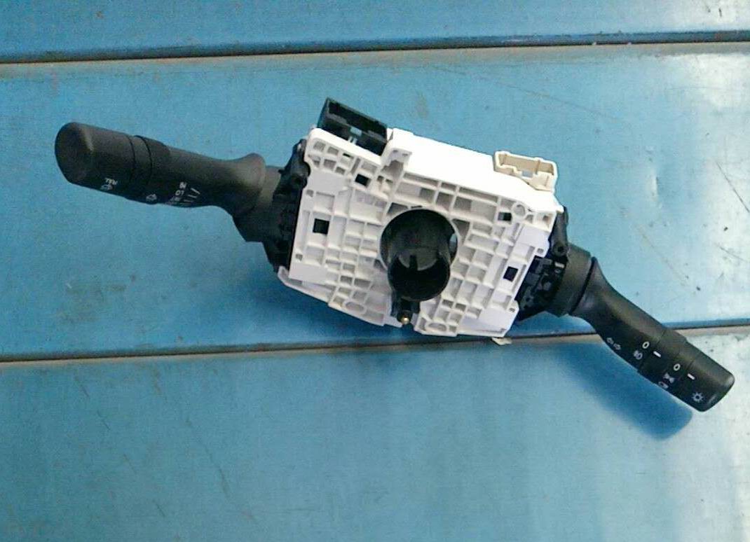 Dual handle combination switch, non-multi-function steering wheel