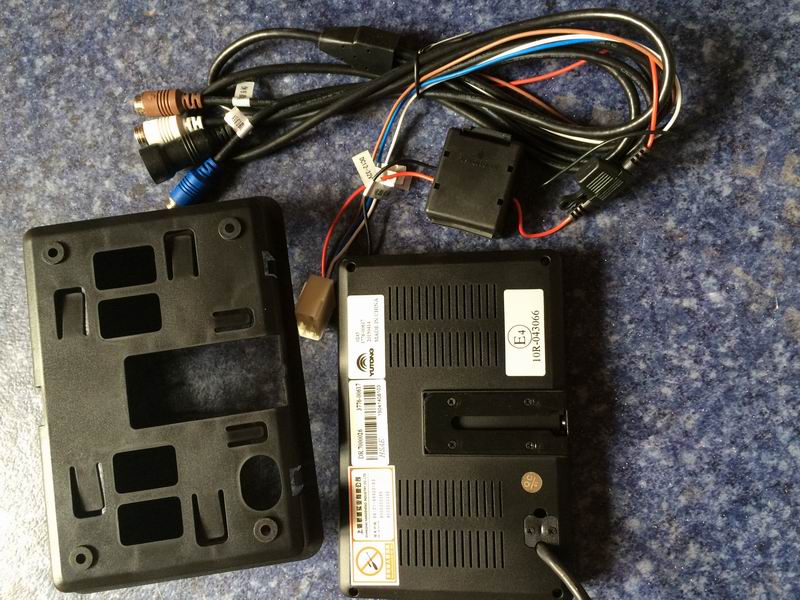 Reverse monitor, color, 7 inches, embedded