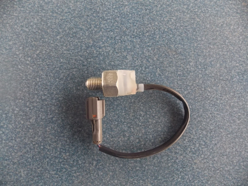 Empty/reverse switch