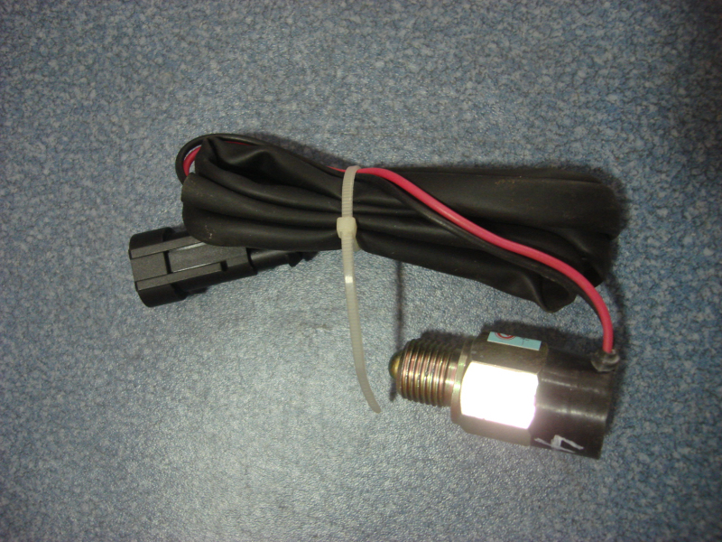Reversing signal switch