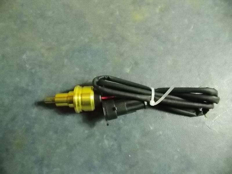 Reverse signal switch