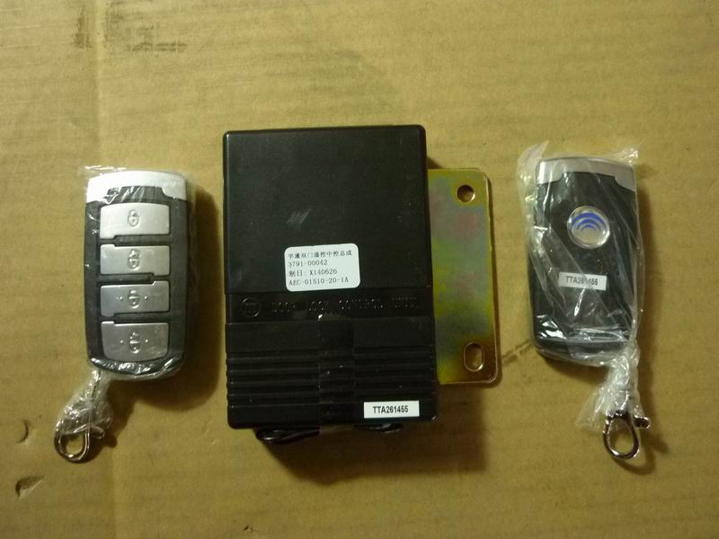 Контроллер пассажирской двери Два (новых) пульта дистанционного управления