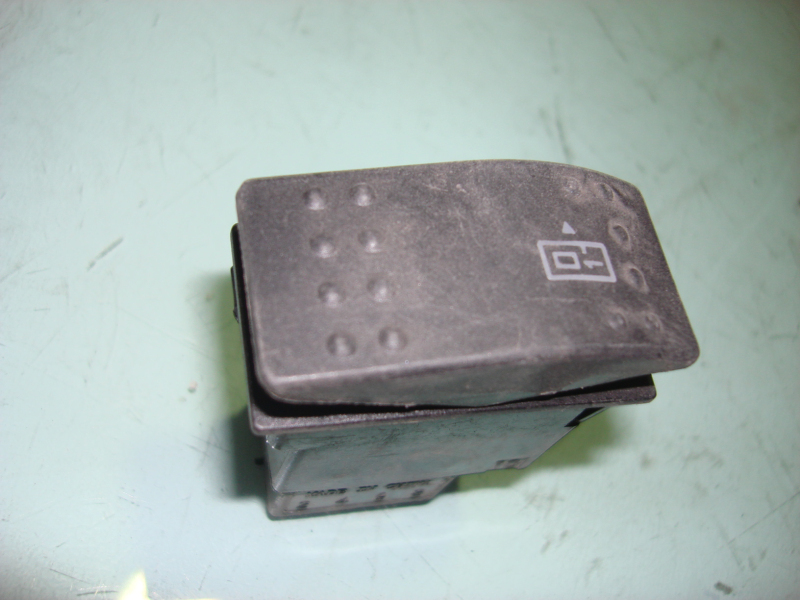 Front door rocker switch (JK967-YT303Z)-2