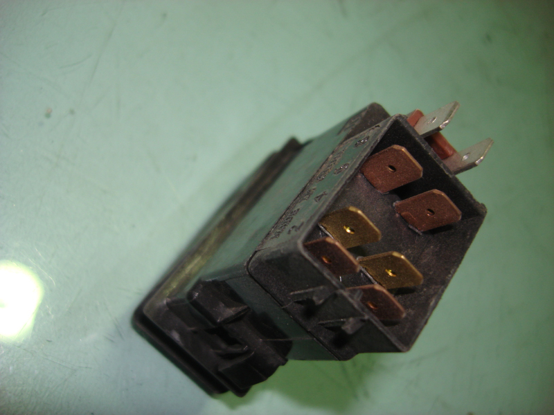 Front door rocker switch (JK967-YT303Z)-4