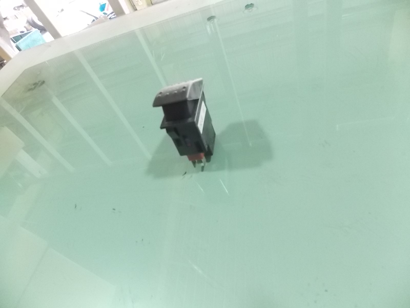 D Radiator fan rocker switch (JK967-YT189)