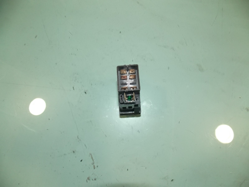 Кулисный переключатель правой двери люка (JK 967-YT303Z )-1