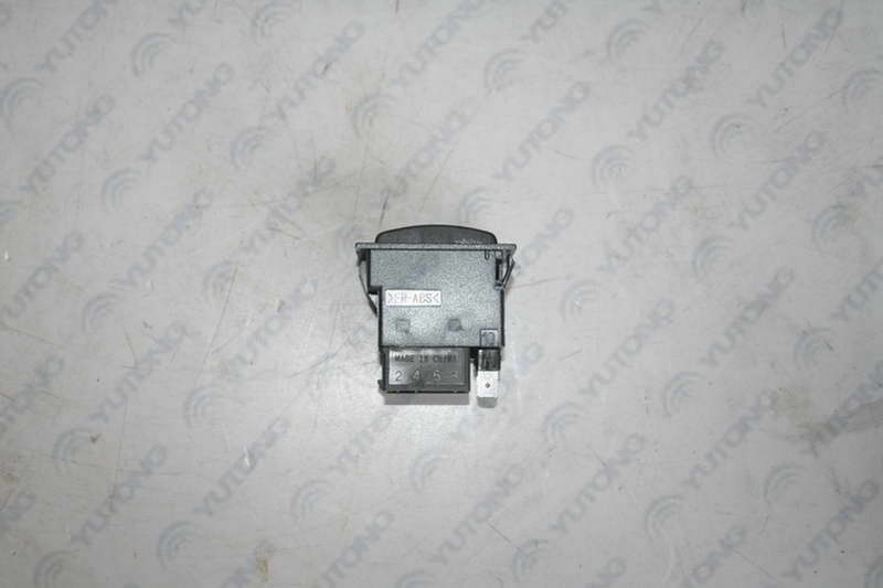 Кулисный переключатель передней пассажирской двери JK 982-069A-3