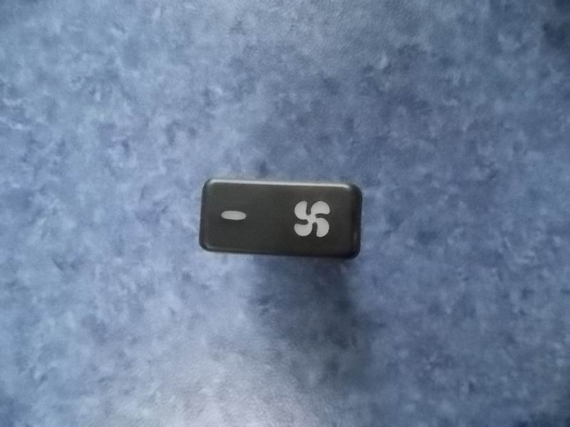 Кулисный переключатель вентилятора со стороны водителя JK 988-YT189