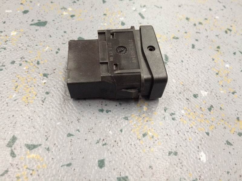 D Front and middle red indicator light JK988-1