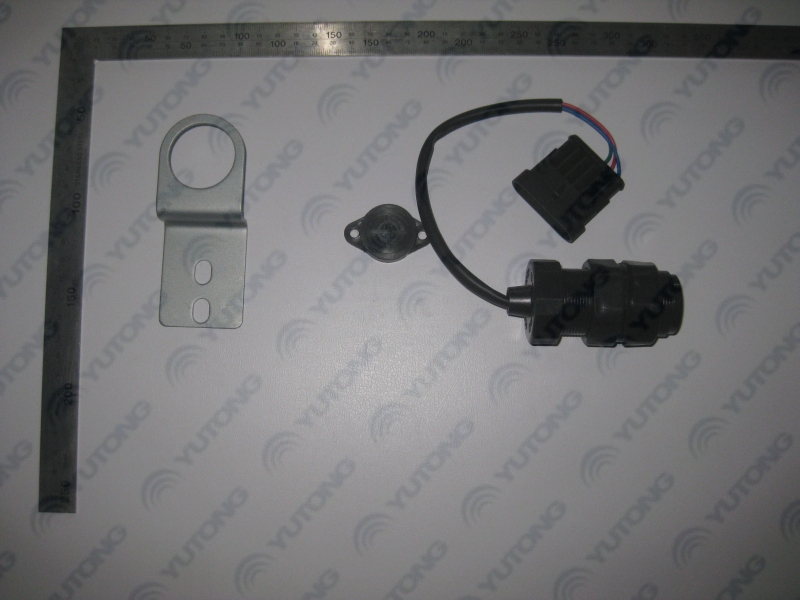 Proximity switch, DK201, rear hatch door, 25mm, 3 wires-1
