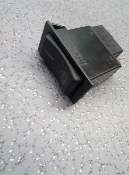 Кулисный переключатель левой двери 3 (корпус черный)