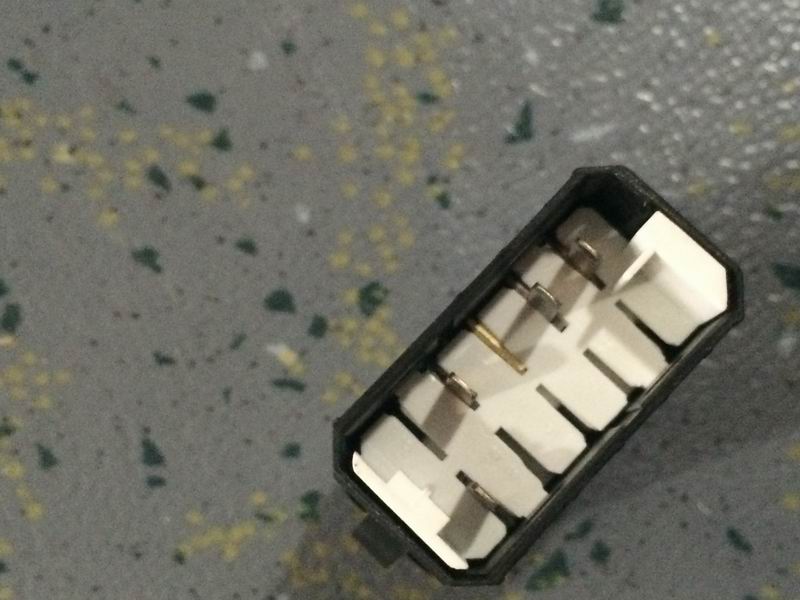 Кулисный переключатель открытия топливозаправочного отверстия 3230-3 . 02A-2