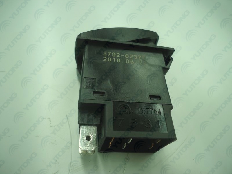 Electrical speaker conversion rocker switch, JK969-107A, green