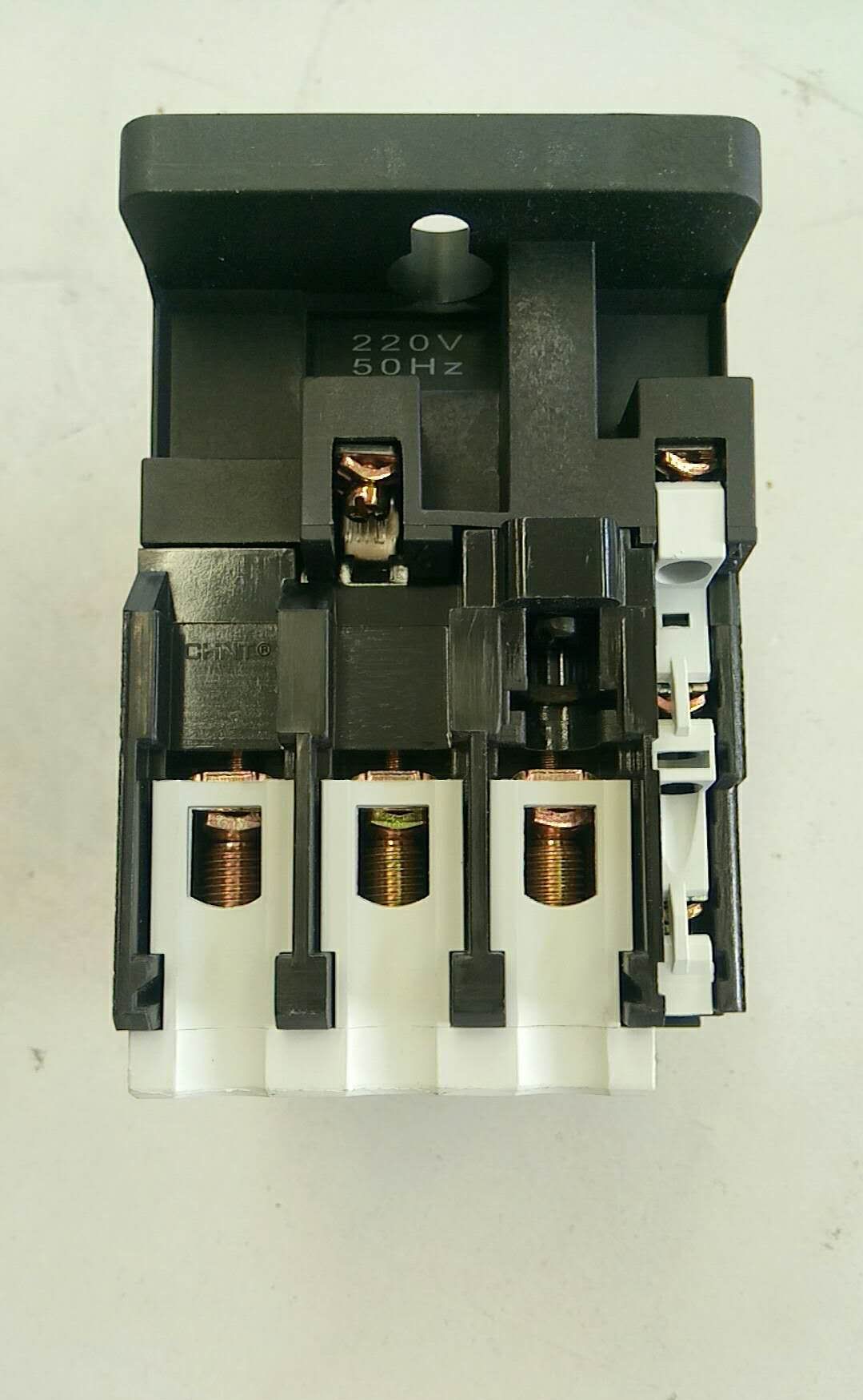 AC contactor; CJX2-4011; AC220V-5