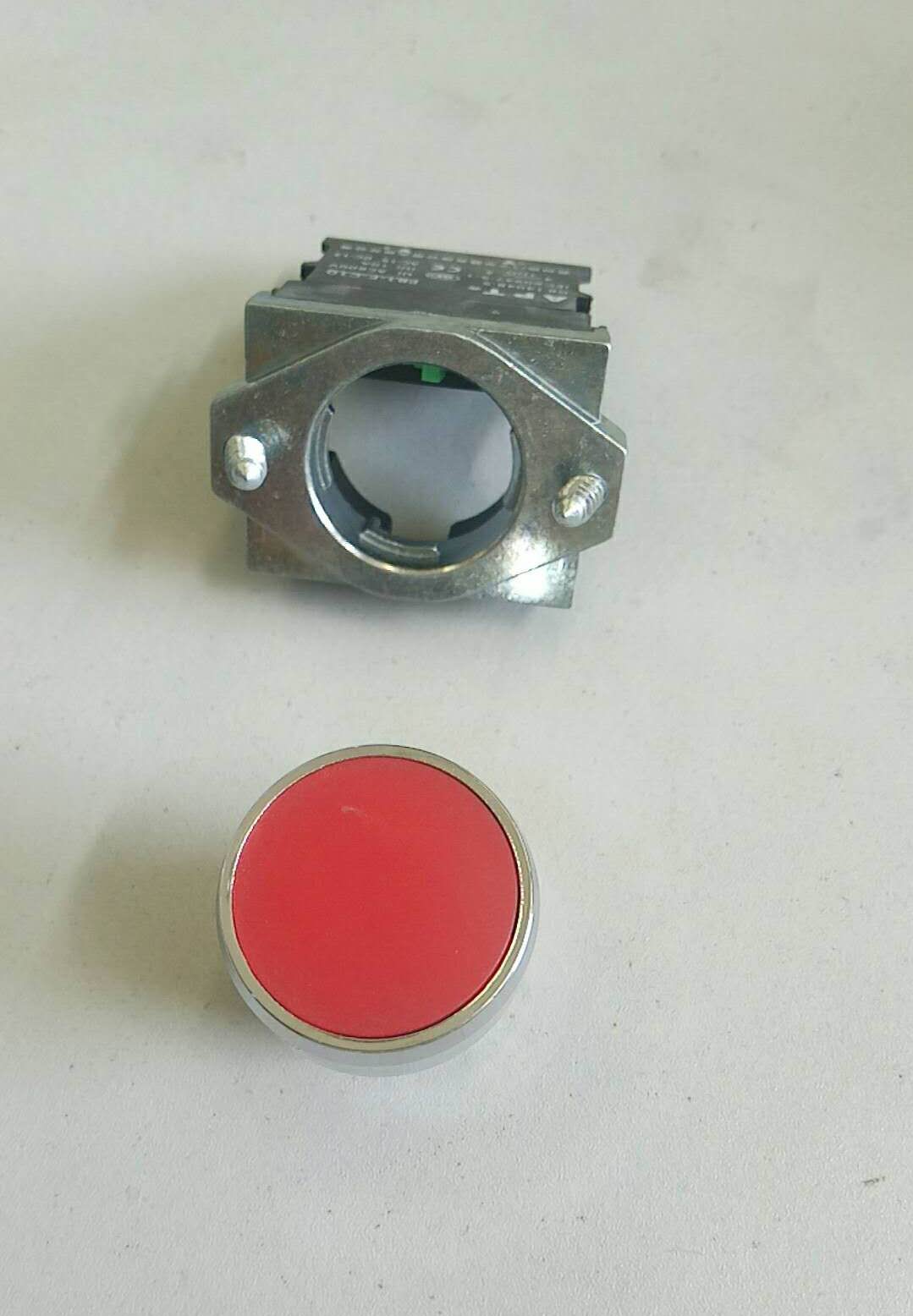 Нормально разомкнутая красная кнопка самосброса PB 1M-10 /Р