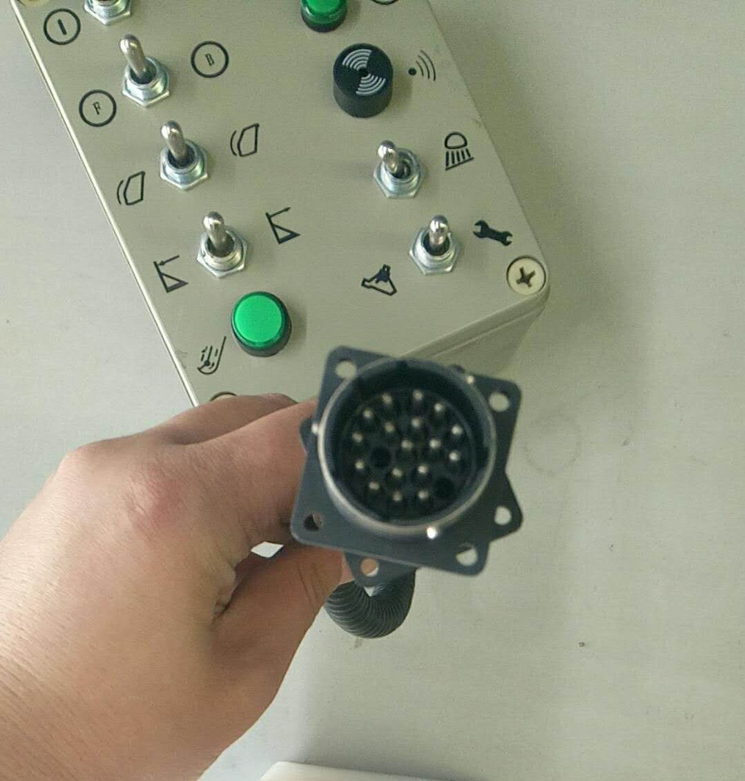 Cab operating box ZB084-42