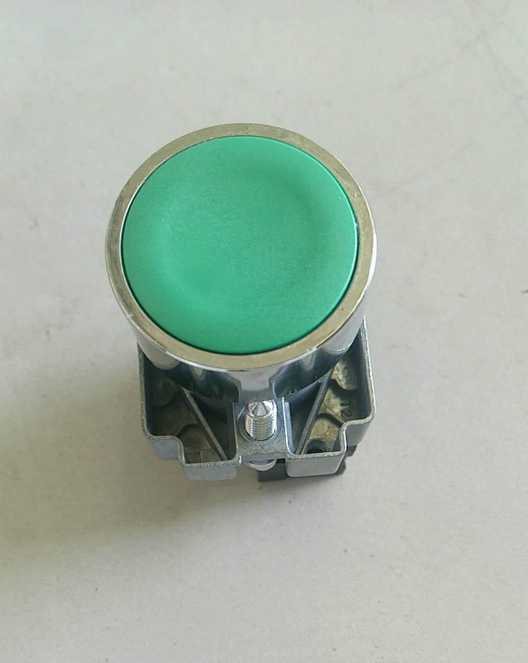 Кнопочный переключатель