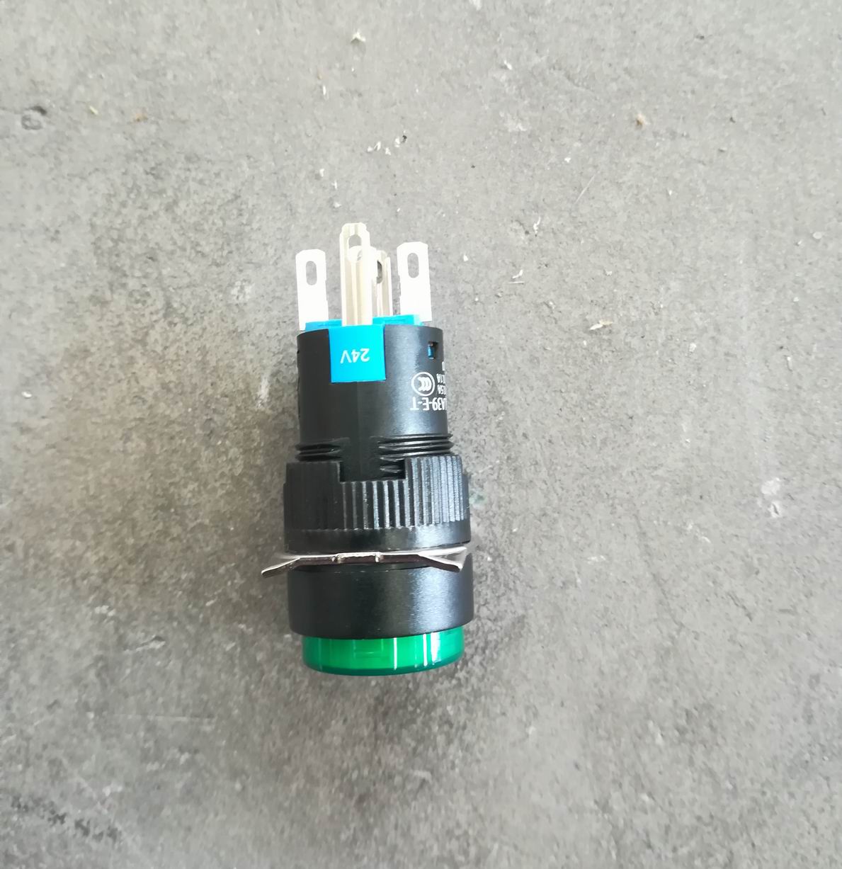 Button;LA39-E11TD/G23