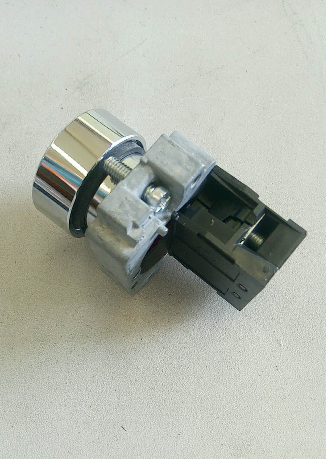 Push switch; ZB2BA4C+ZB2BE102C-1