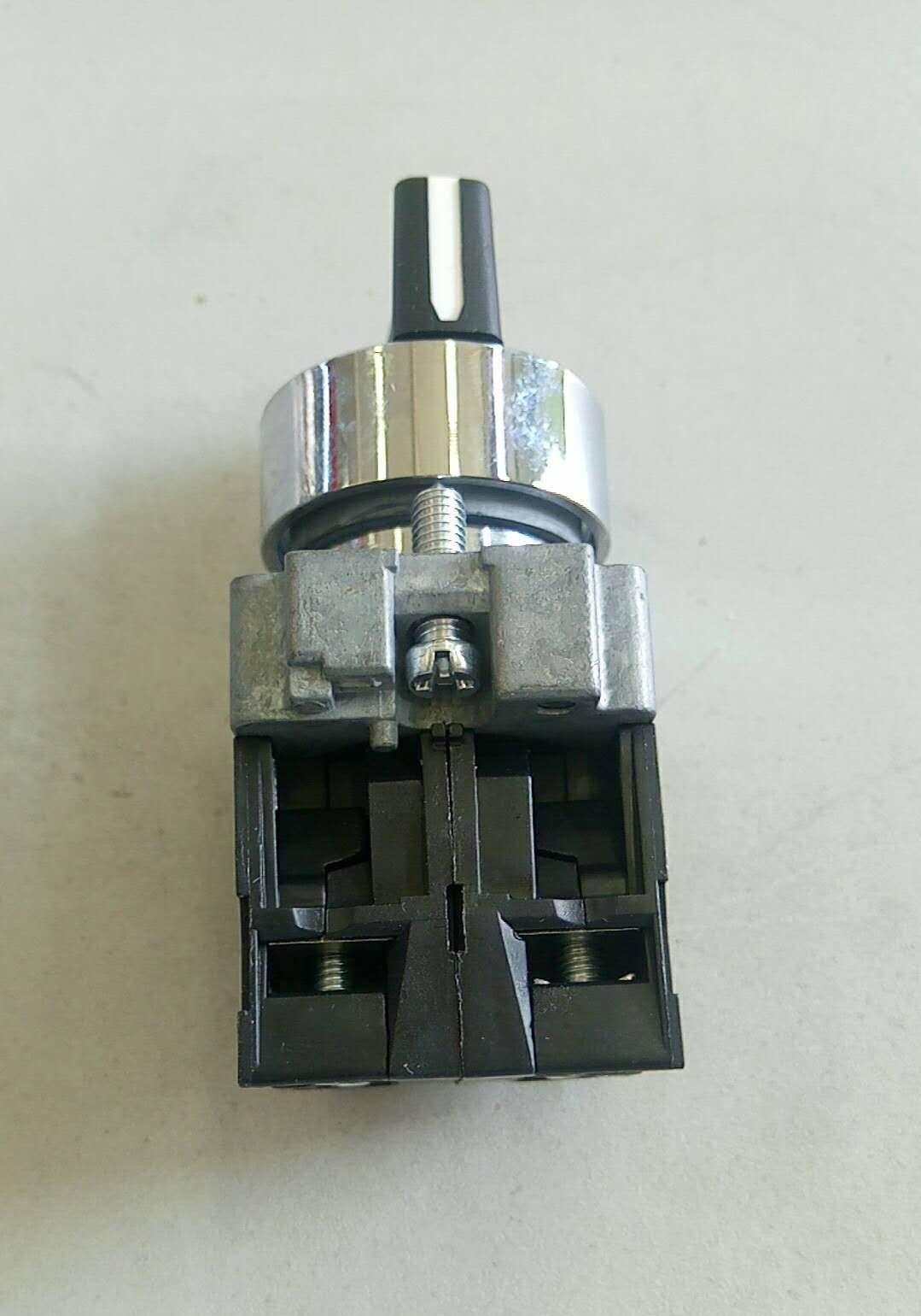 Select switch; XB2BD53C-1