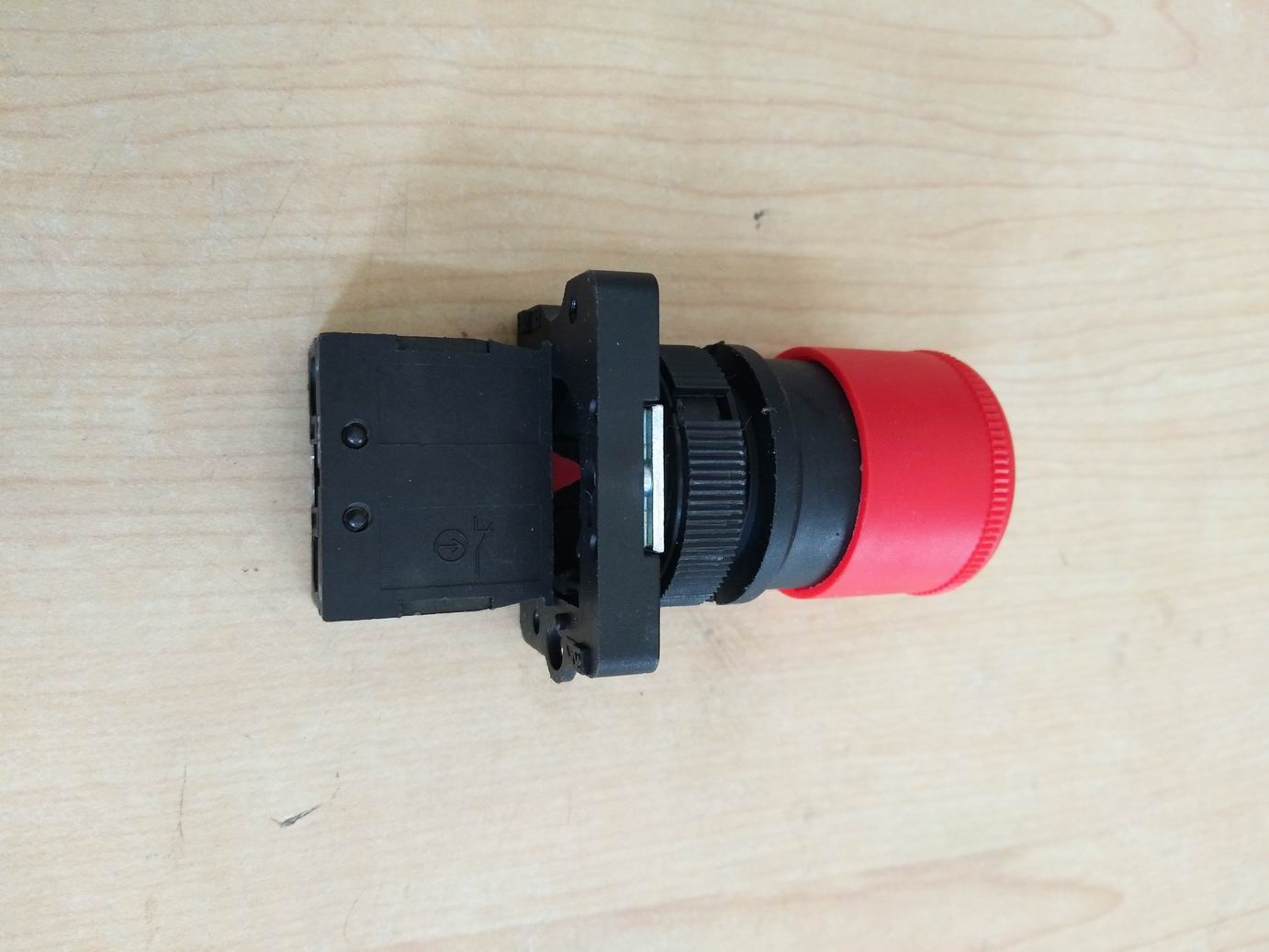 Emergency stop switch; LA158-2ES442