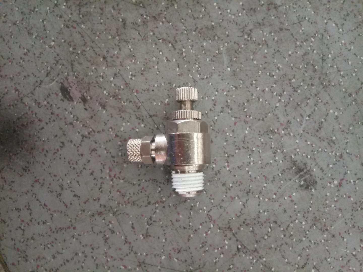 Locking female one-way throttle valve XJSM-JTS-Z04-02 (limited entry)