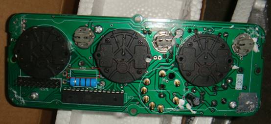 Voltage oil pressure temperature gauge; voltage type; no resistance at circuit board 4R2