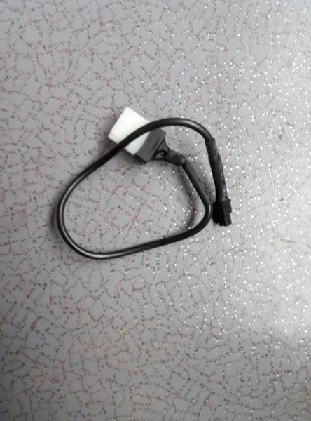 External amplifier speaker adapter cable