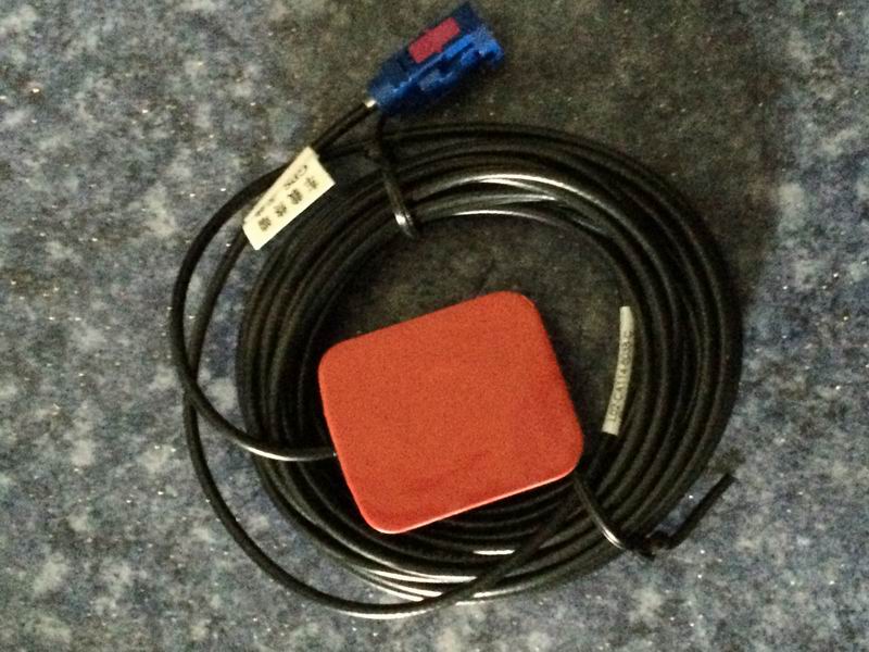 GPS antenna; card connector