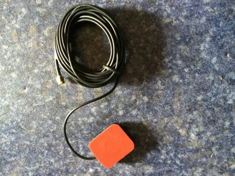 GPS antenna; threaded joint