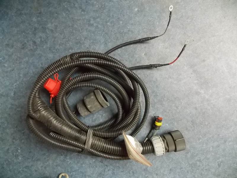 发动机线束 YC6J220-30 单发