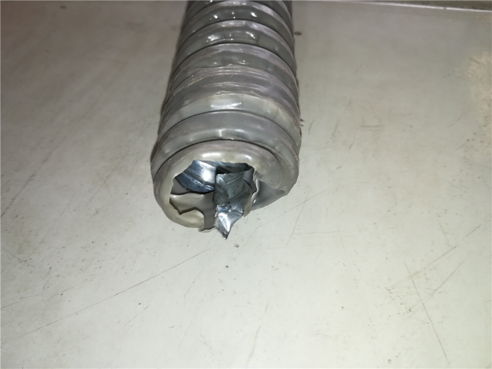 Металлический шланг с пластиковой оболочкой типа P3 Φ 32-1