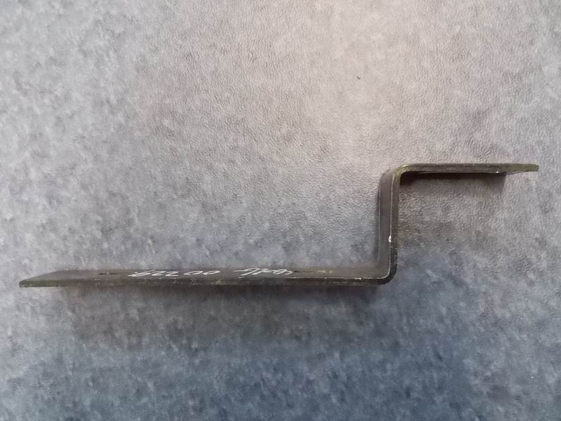 Bracket for air leakage alarm sensor Large top cylinder YC4G180N-1