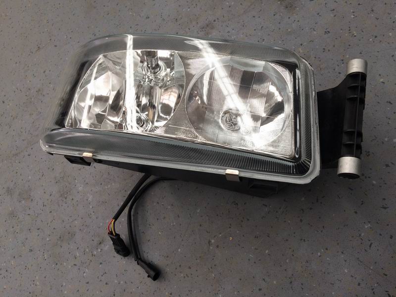 Combination headlight WG486 right side-1