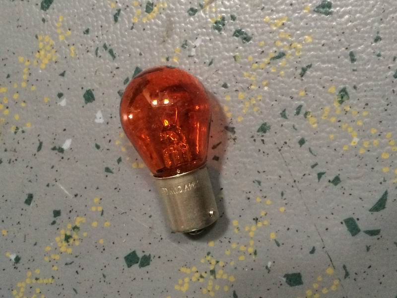 Light bulb (yellow) 24V/21W