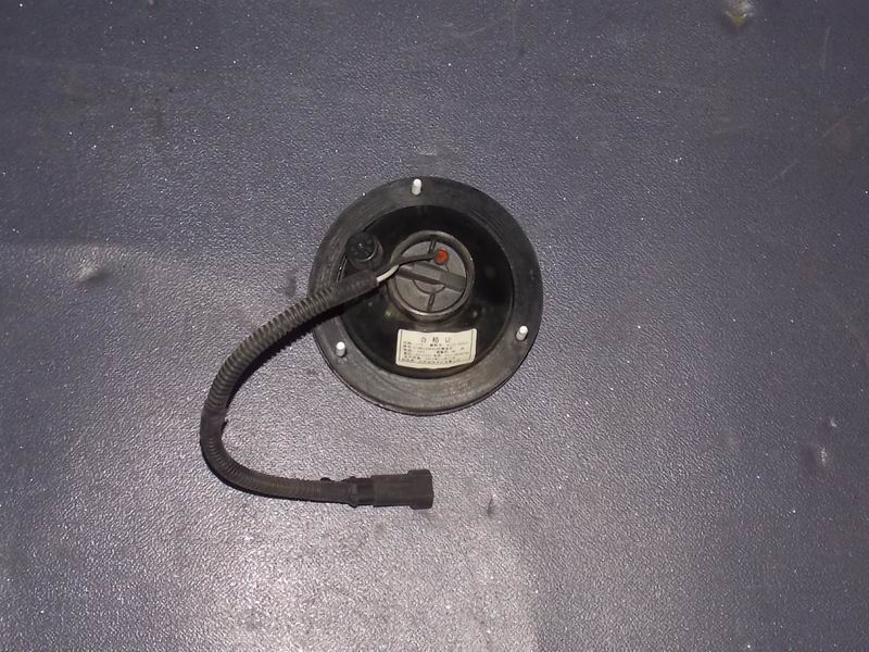 D White round reverse light