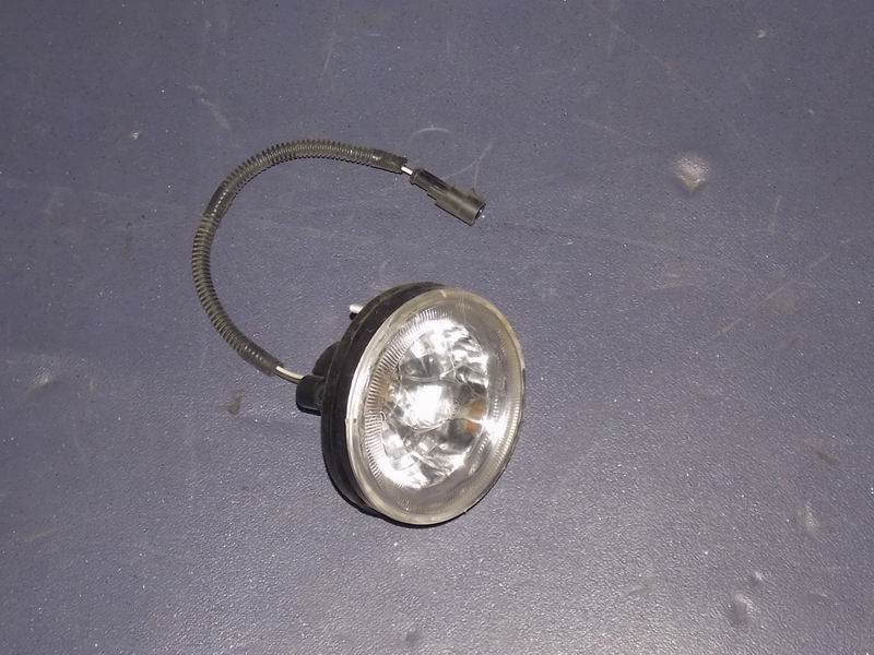 D White round reverse light-1