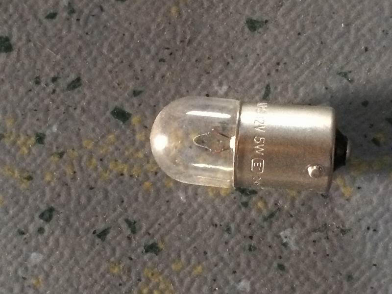 D Модель лампочки Philips: 12821 Спецификация: Р 5W