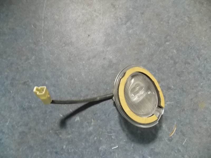 R41 front right contour lamp (domestic)