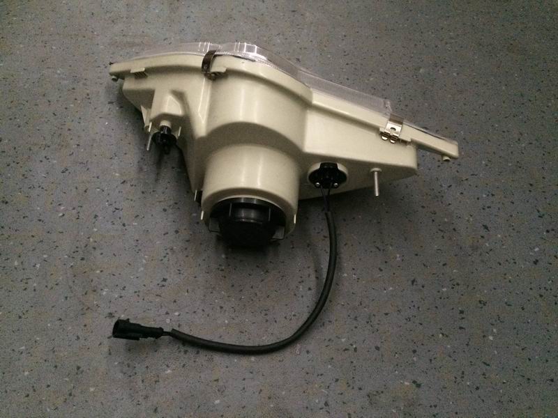 Передняя противотуманная фара WGQ 488 левый