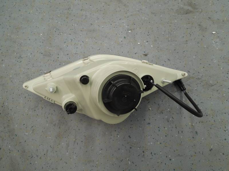 Передняя противотуманная фара WGQ 488 Правая сторона