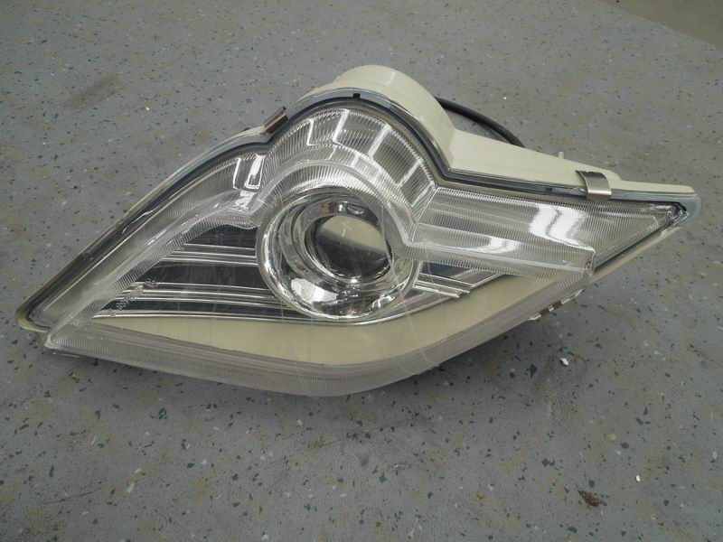 Передняя противотуманная фара WGQ 488 Правая сторона-1