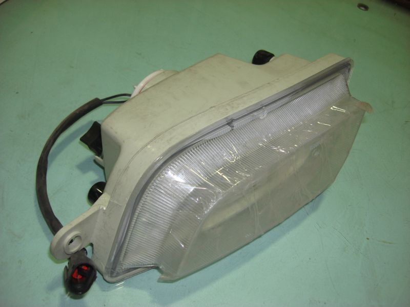 Левая передняя противотуманная фара 12V ЗК 6708DH