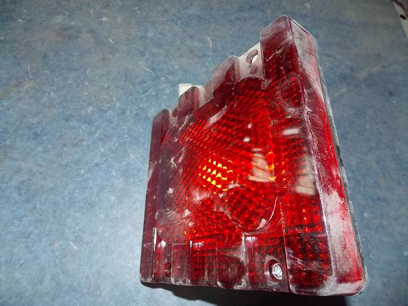 Противотуманная фара красная 24V