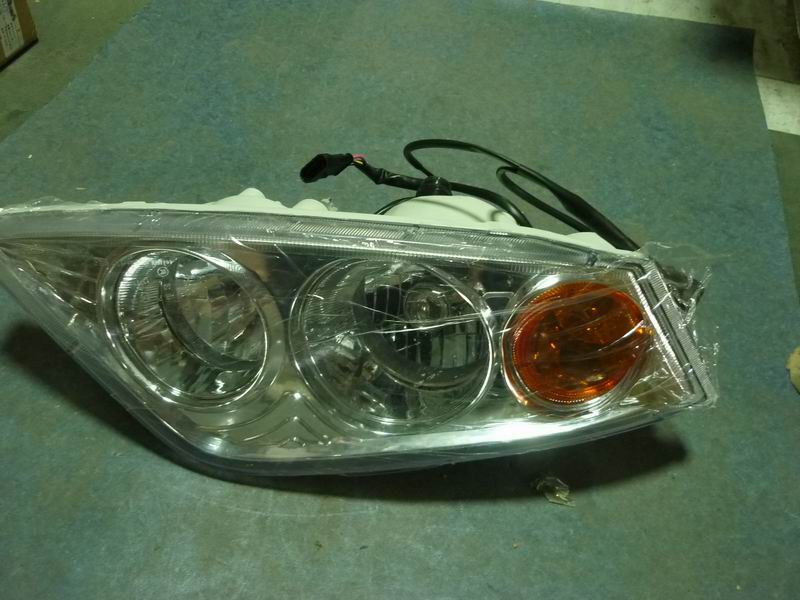 D ZK6608DA right combination headlight assembly (white background 12V