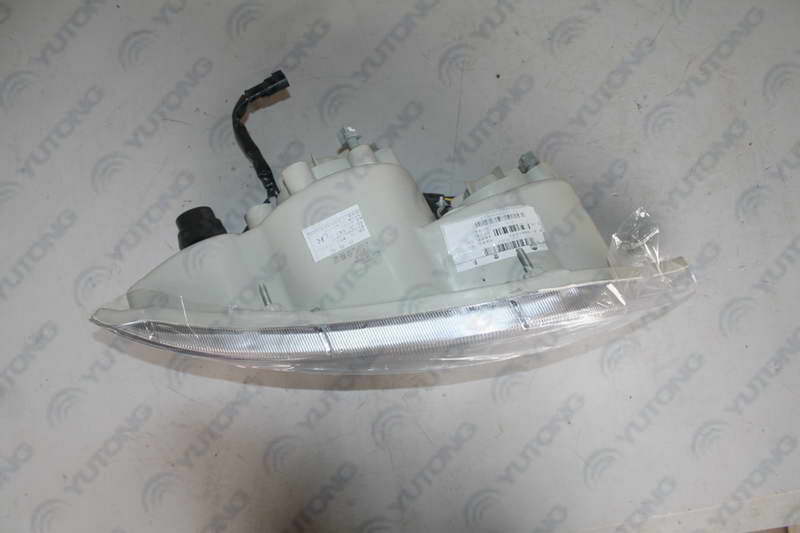 D ZK6608DA right combination headlight assembly (white background) right rudder