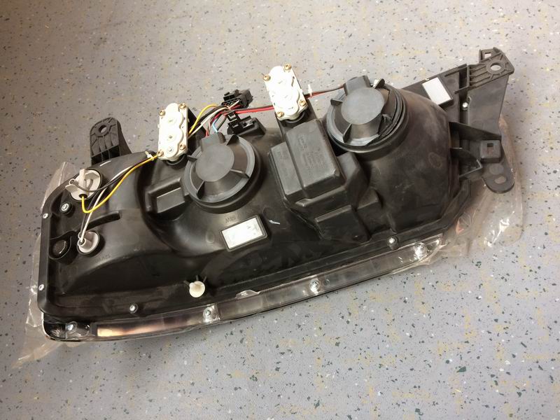 Combination headlight 8120R012810 ZK6710 Right 12V-1