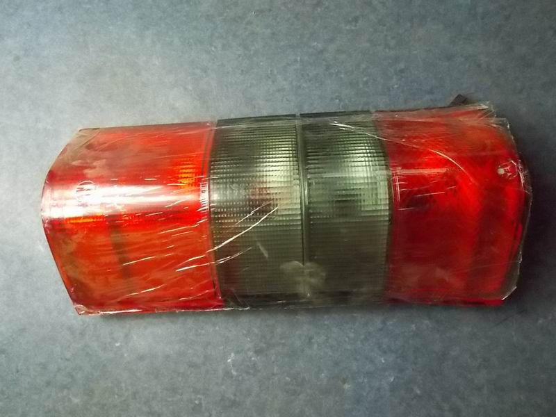 Д А 74 задний левый комбинированный задний фонарь (внутренний рынок) 12V )