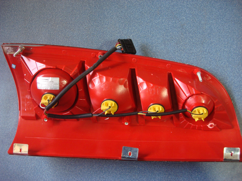 Комбинированный задний фонарь WGH 486 левая сторона